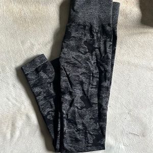 Gymshark Camo scrunch butt leggings